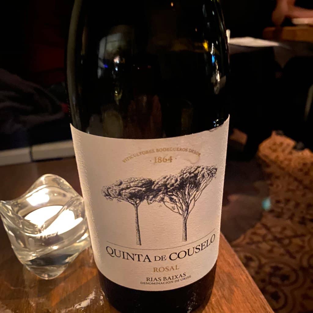 Weekend Brunch with Bottomless Drinks