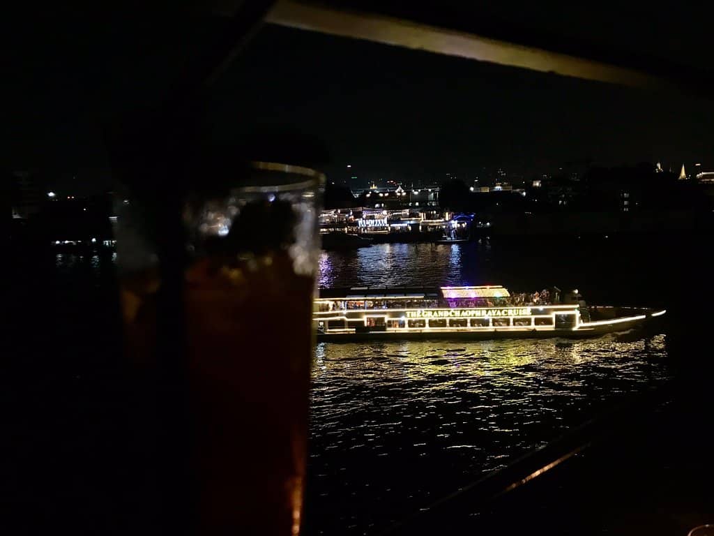 Relaxed Rooftop Ambiance