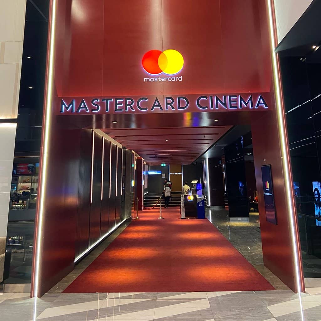 Complimentary Lounge Access