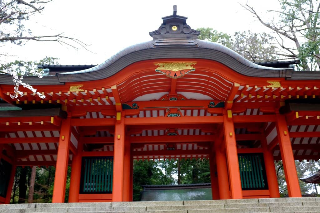 Shining Vermilion Structures