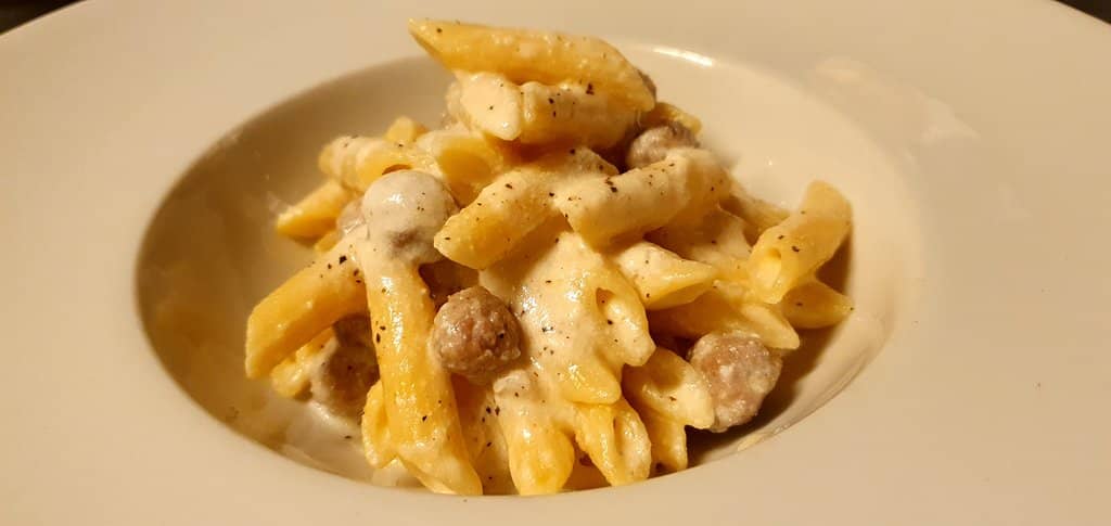 Scenic Views and Modern Atmosphere