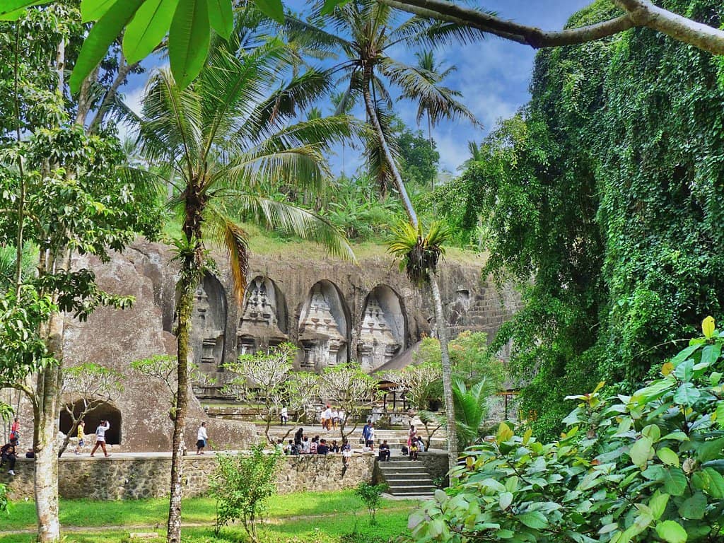 Pakerisan River Valley