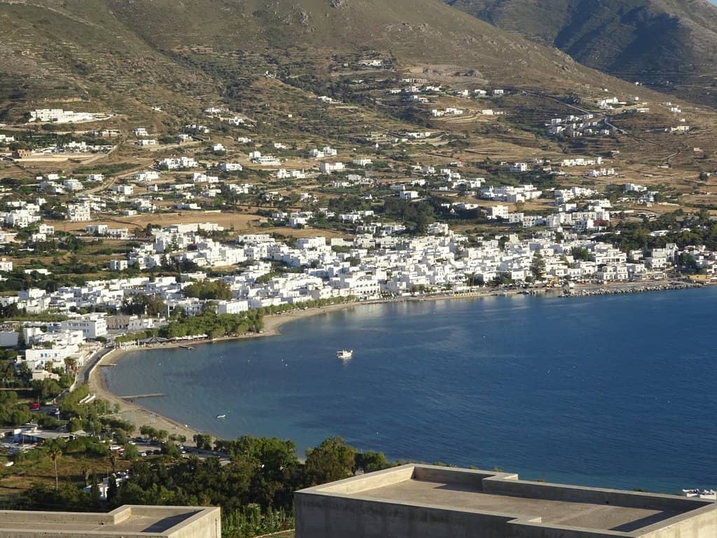Beachfront Dining & Lounging
