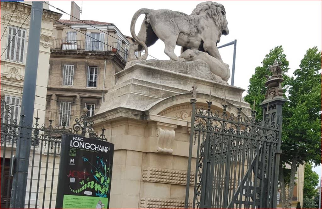 Lush Gardens & Greenery