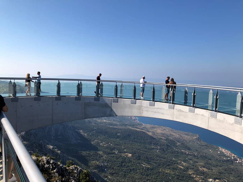 Scenic Drive to the Summit