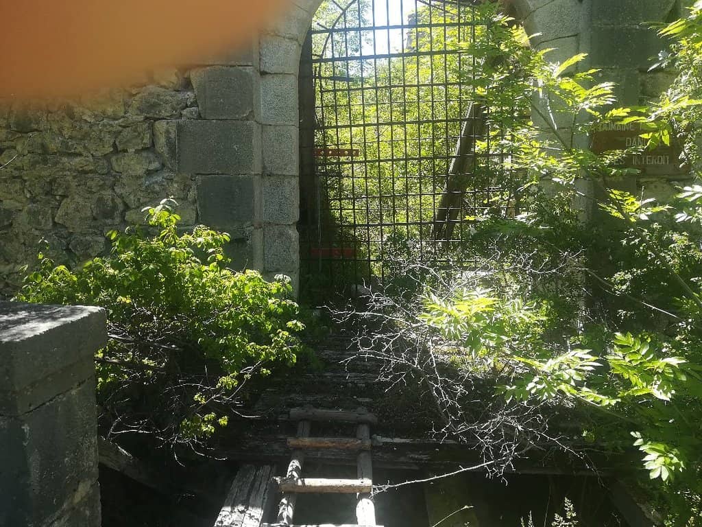 Panoramic Valley Views