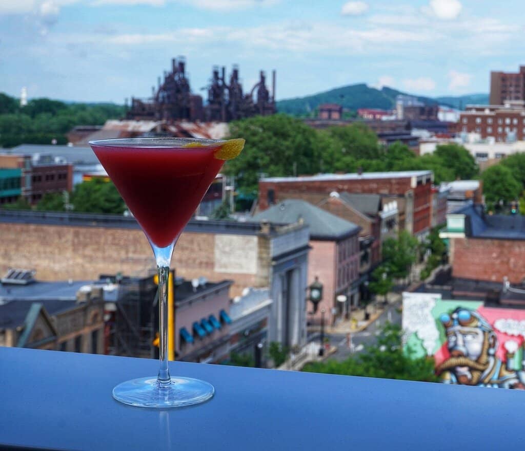 Vibrant Atmosphere & Great Service