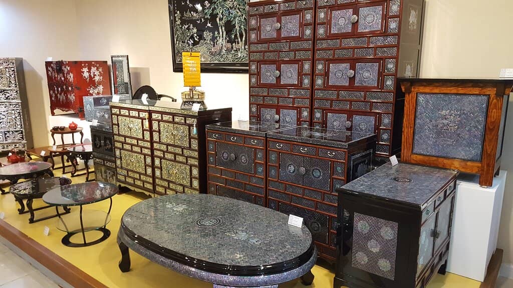 Exquisite Lacquerware Art