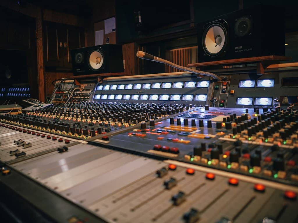 Studio B: Intimate Sessions