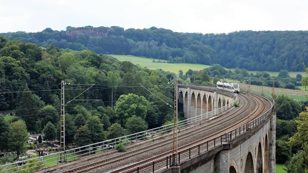 Train Spotting Spectacle