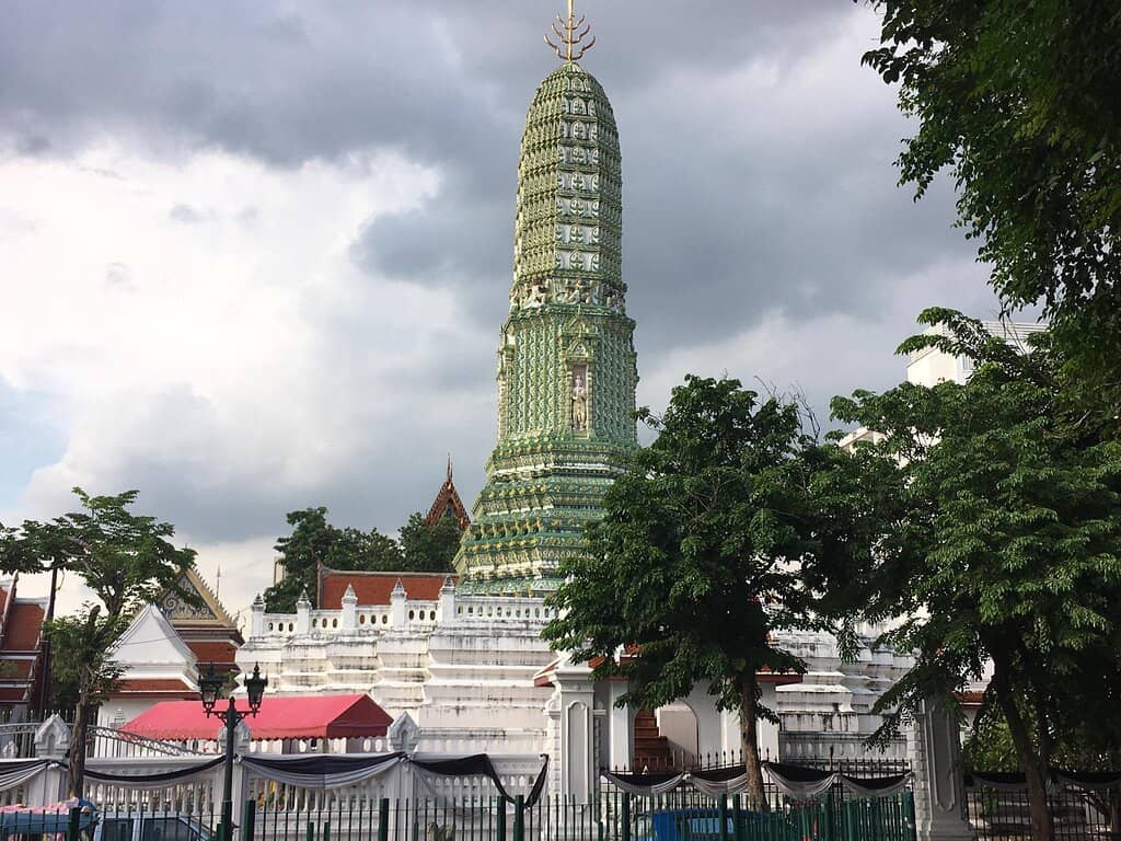 Peaceful Courtyard Ambiance
