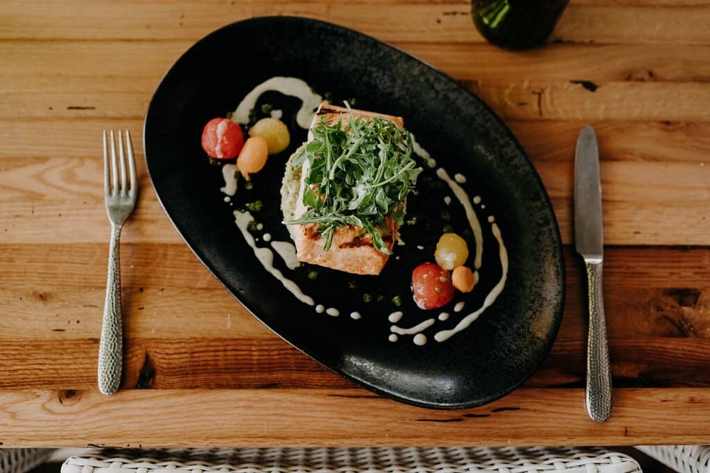 Vibrant Brunch & Cocktails