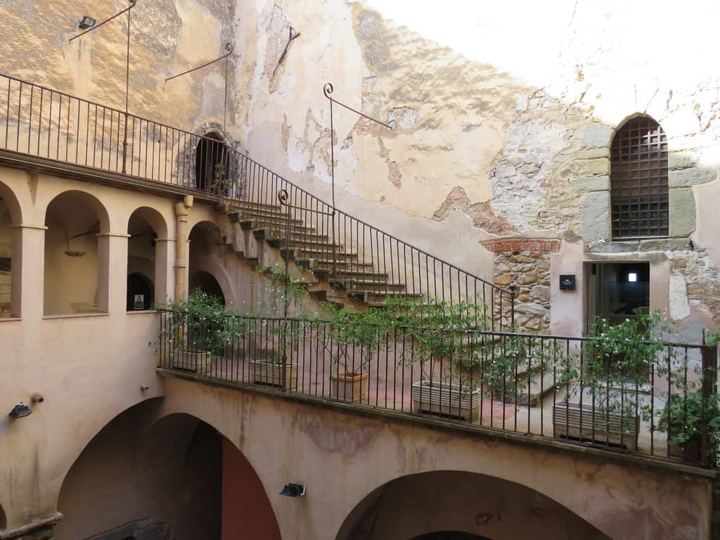 Panoramic Mountain Views