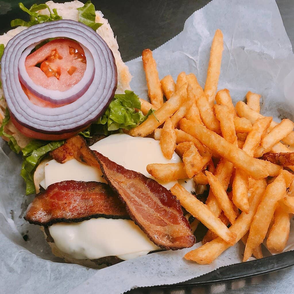 Vibrant Irish Pub Atmosphere