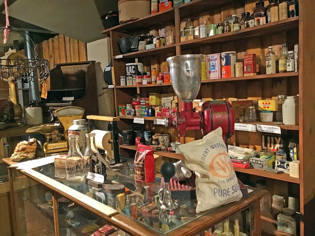 Hole in the Wall Bar