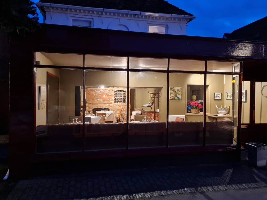 Intimate & Cozy Ambiance