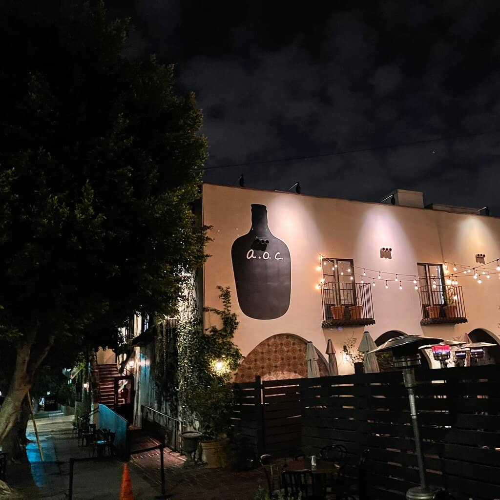 Charming Courtyard Ambiance