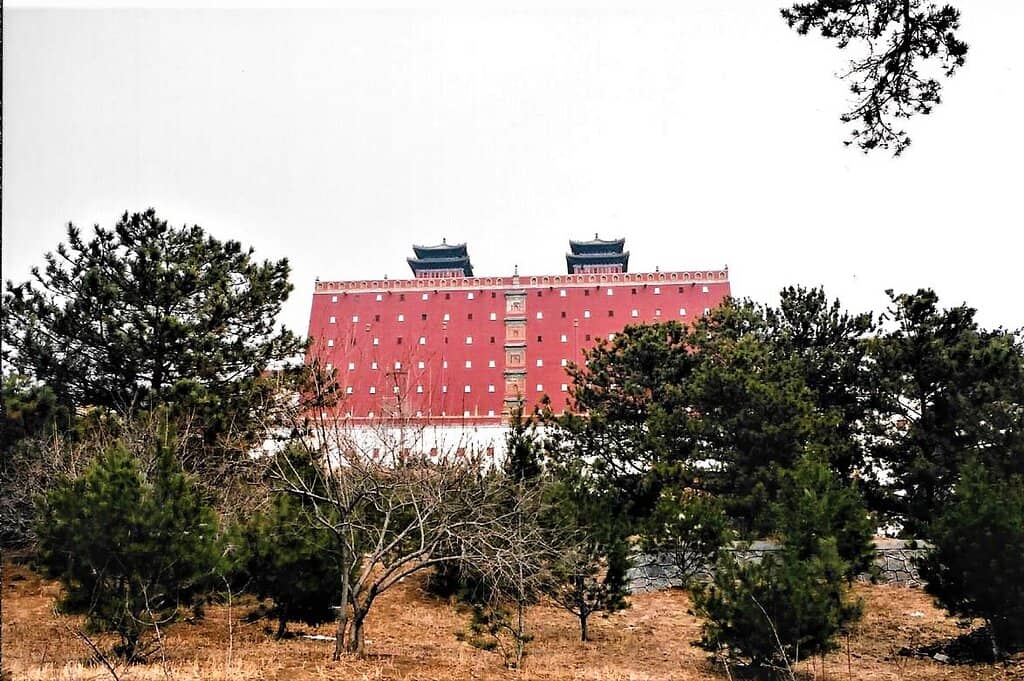 Hall of Ten Thousand Buddhas