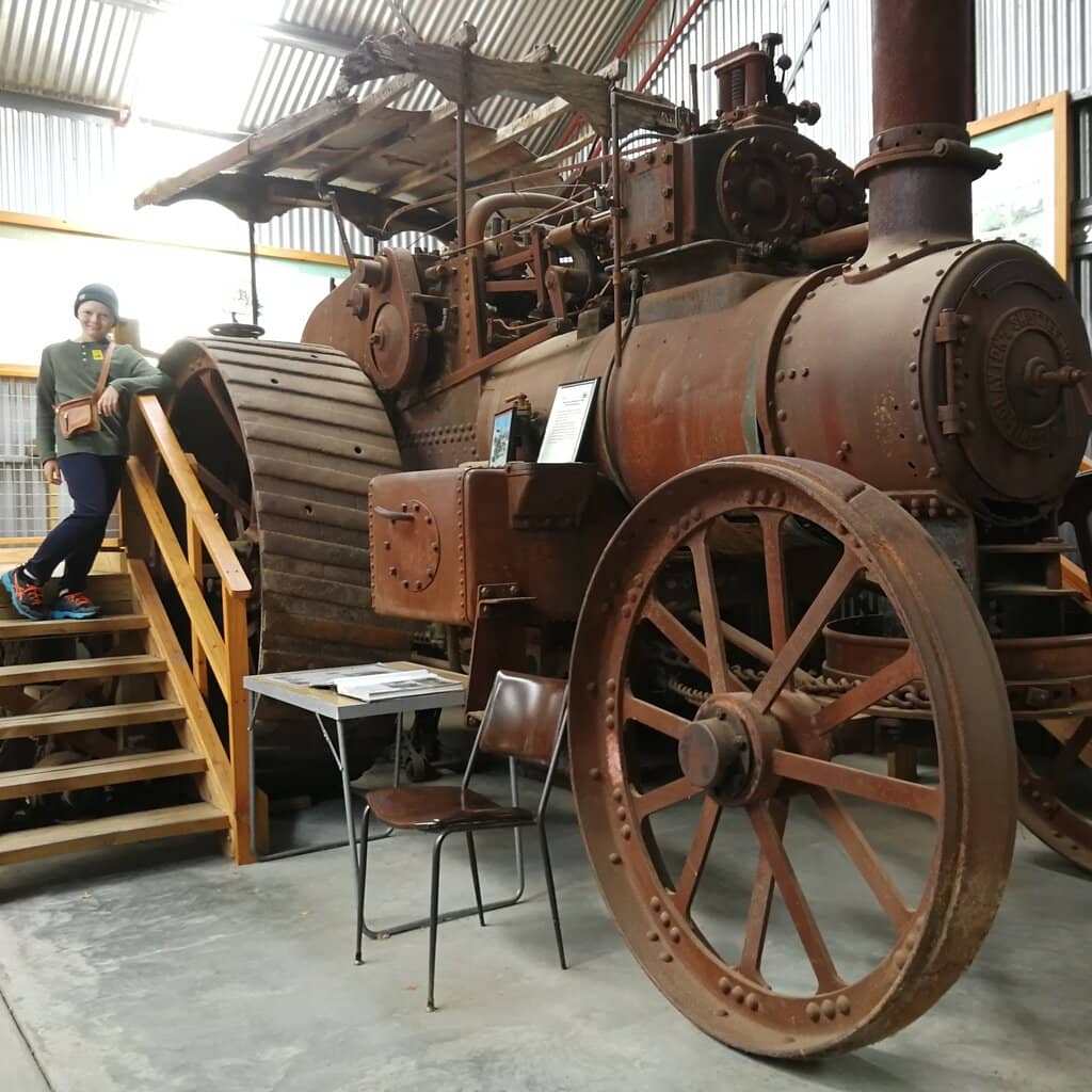 Working Machinery Displays