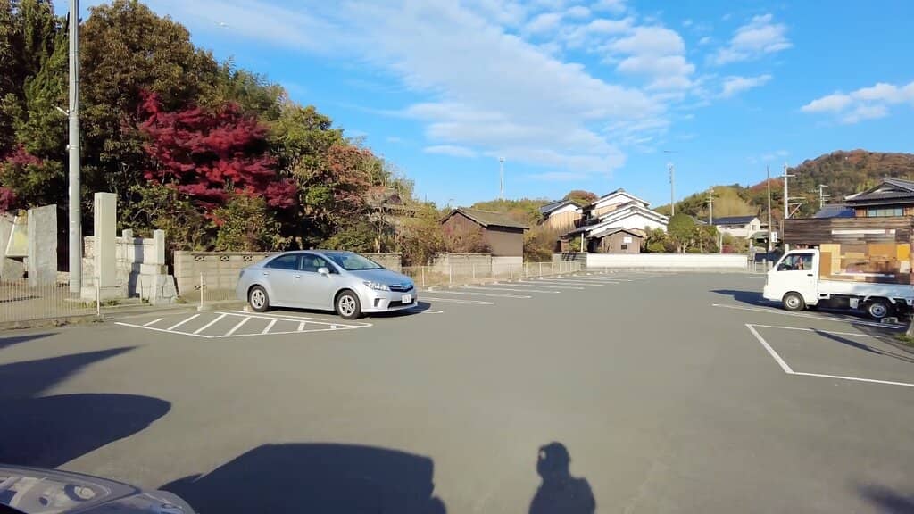 Quiet Temple Grounds