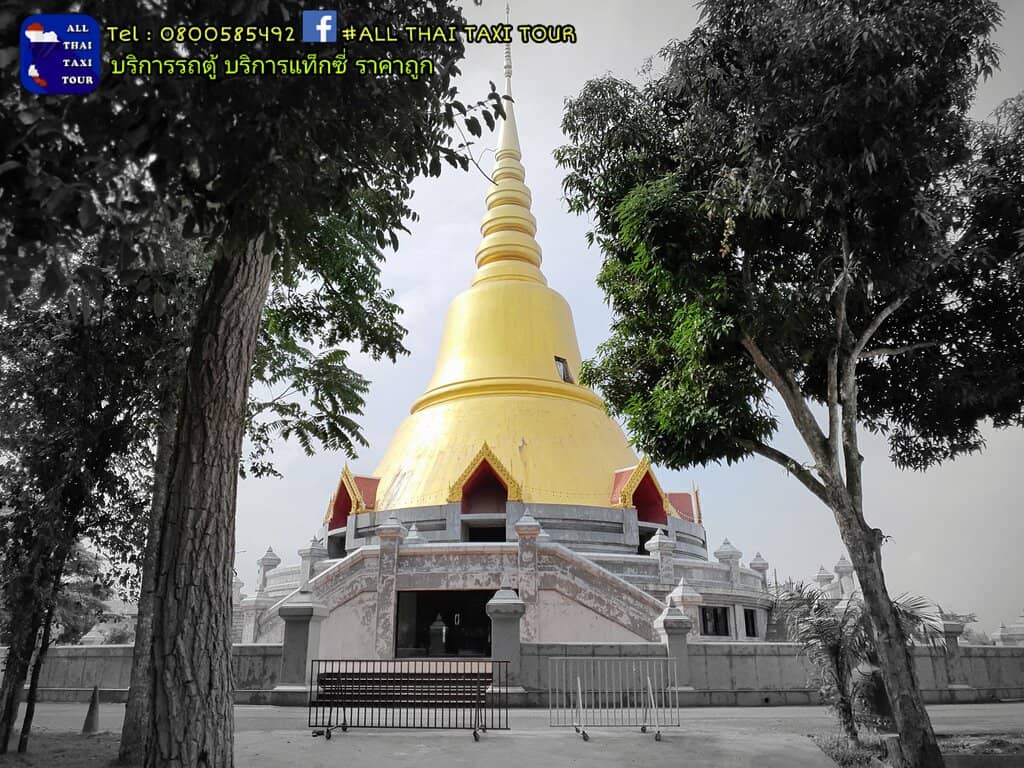 Spacious Temple Grounds