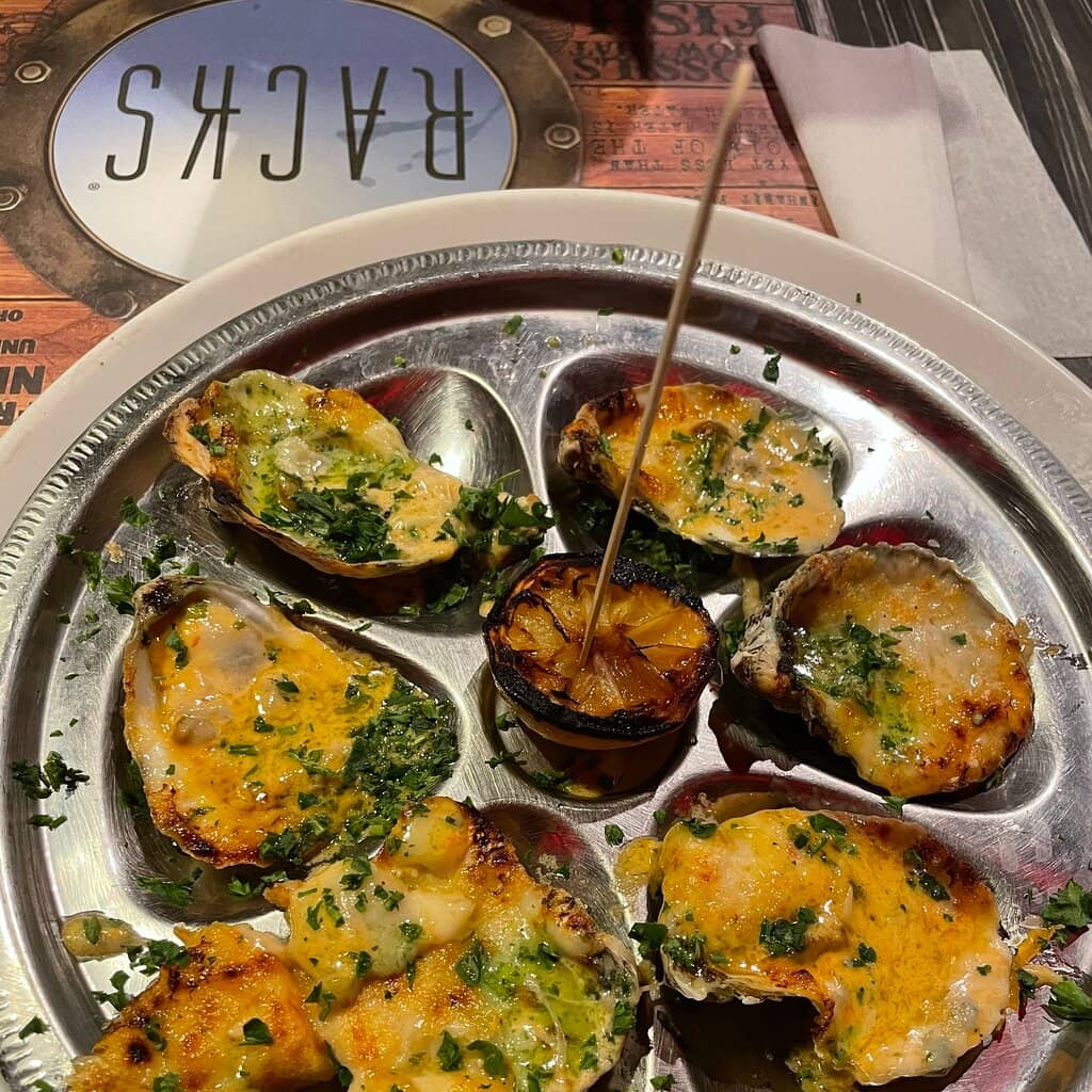 Vibrant Atmosphere & Happy Hour