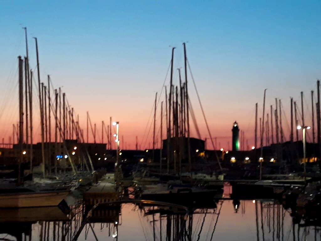 Panoramic City & Sea Views