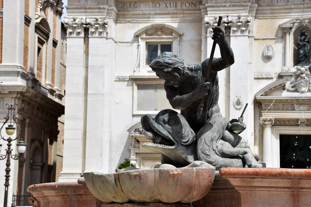 Piazza della Madonna's Heart