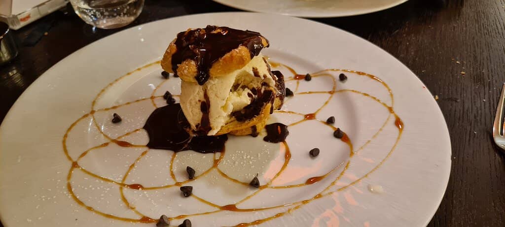 Cozy & Intimate Atmosphere