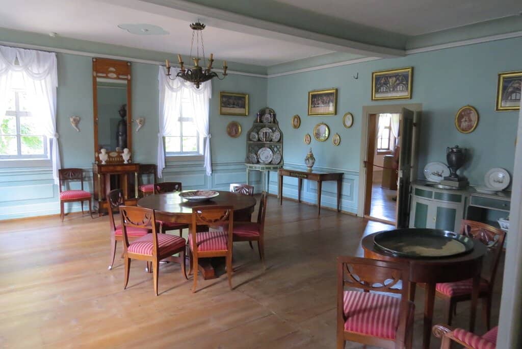 Path to Schloss Kromsdorf