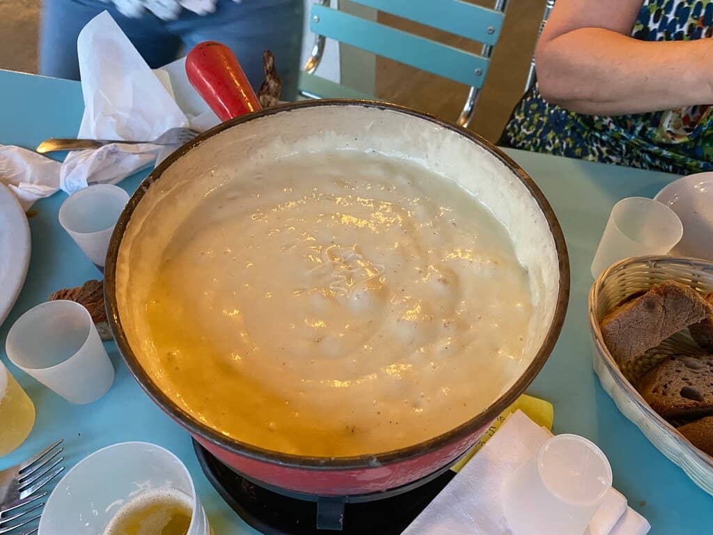 Scenic Lakeside Dining