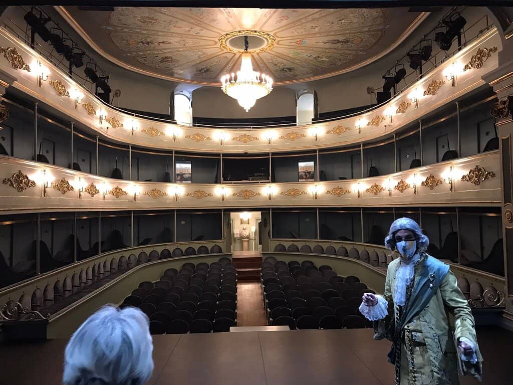 Theatrical Guided Tours