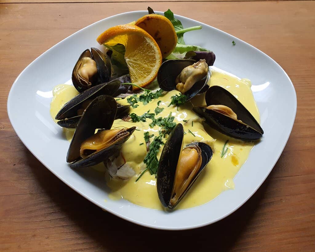 Mussels in Saffron Sauce