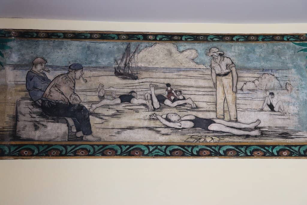 Friezes on the First Floor