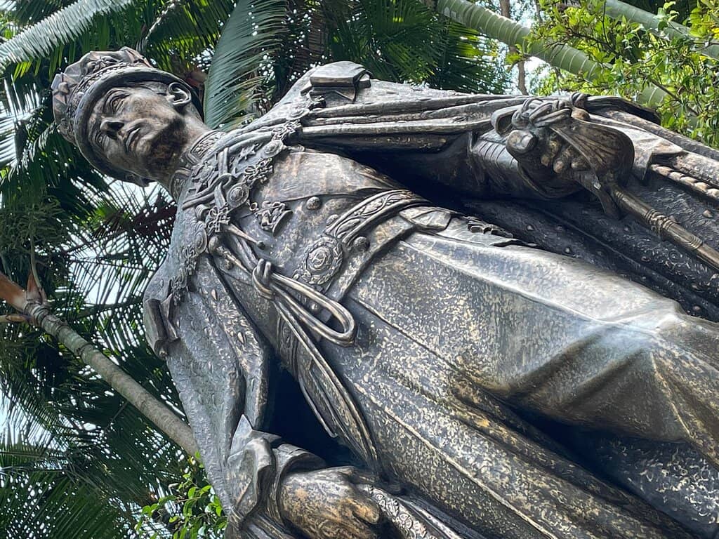 Hollywood Road Murals & Antiques