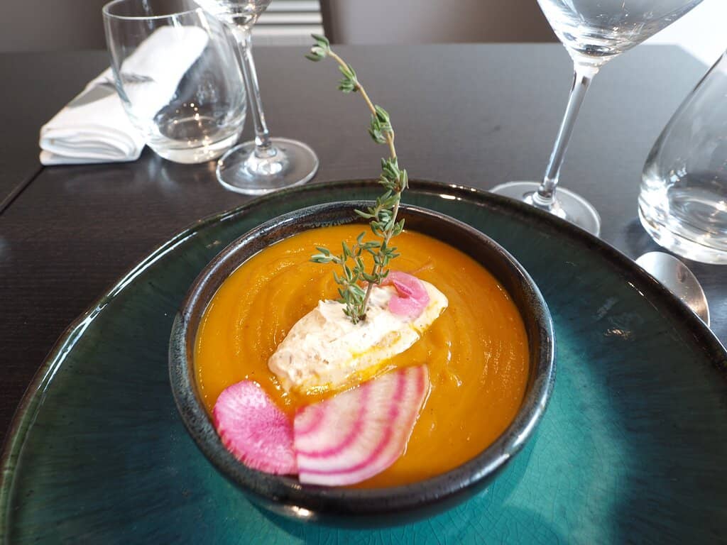 Serene Tibetan-Style Ambiance