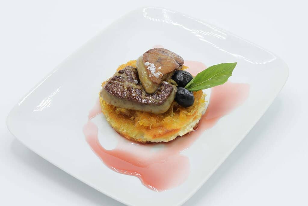 Elegant Atmosphere & Live Music