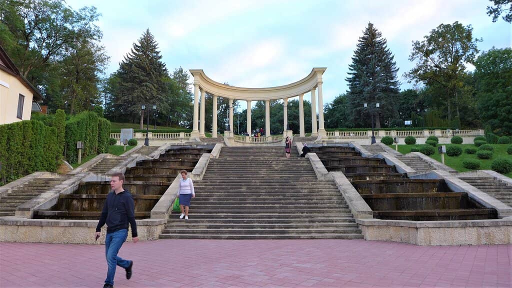 Panoramic Mountain Views