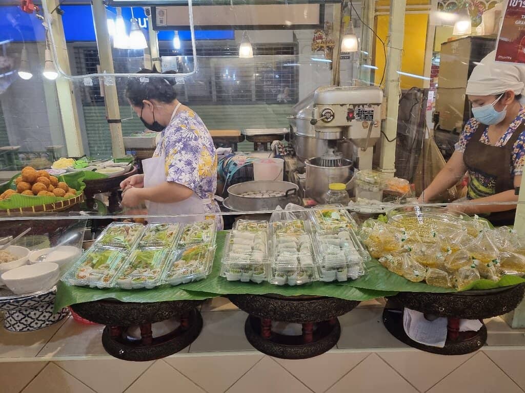 Local Handicrafts & Jewelry