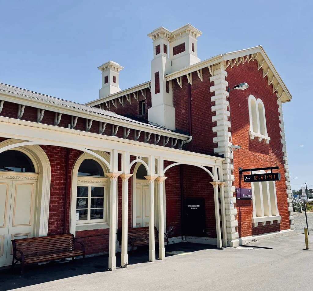 Gateway to Echuca's Charm