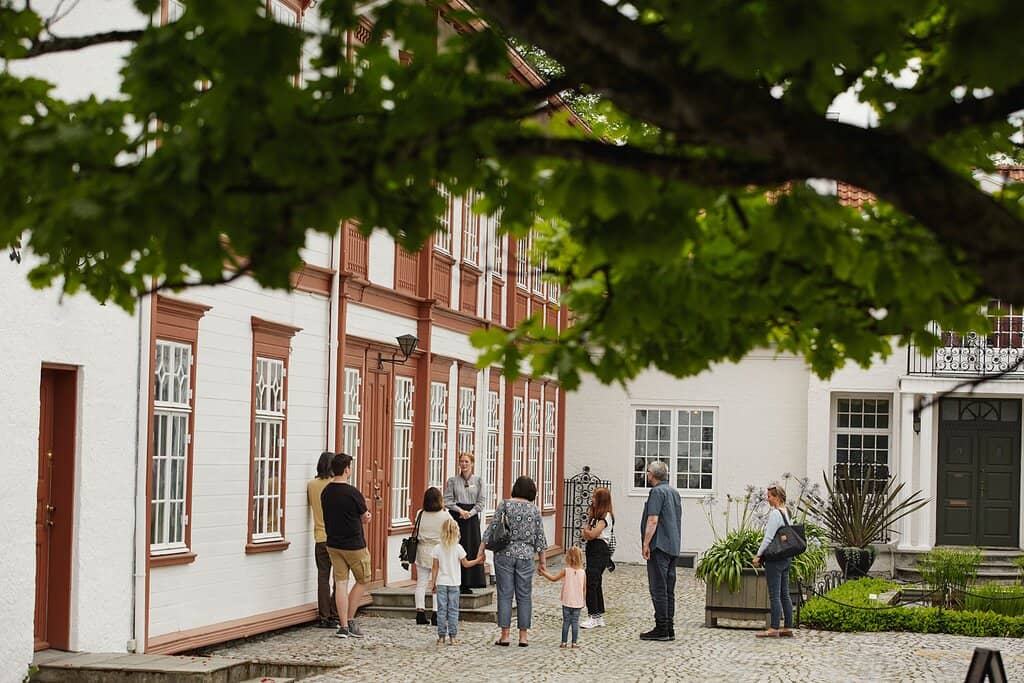 Interactive Instrument Demos