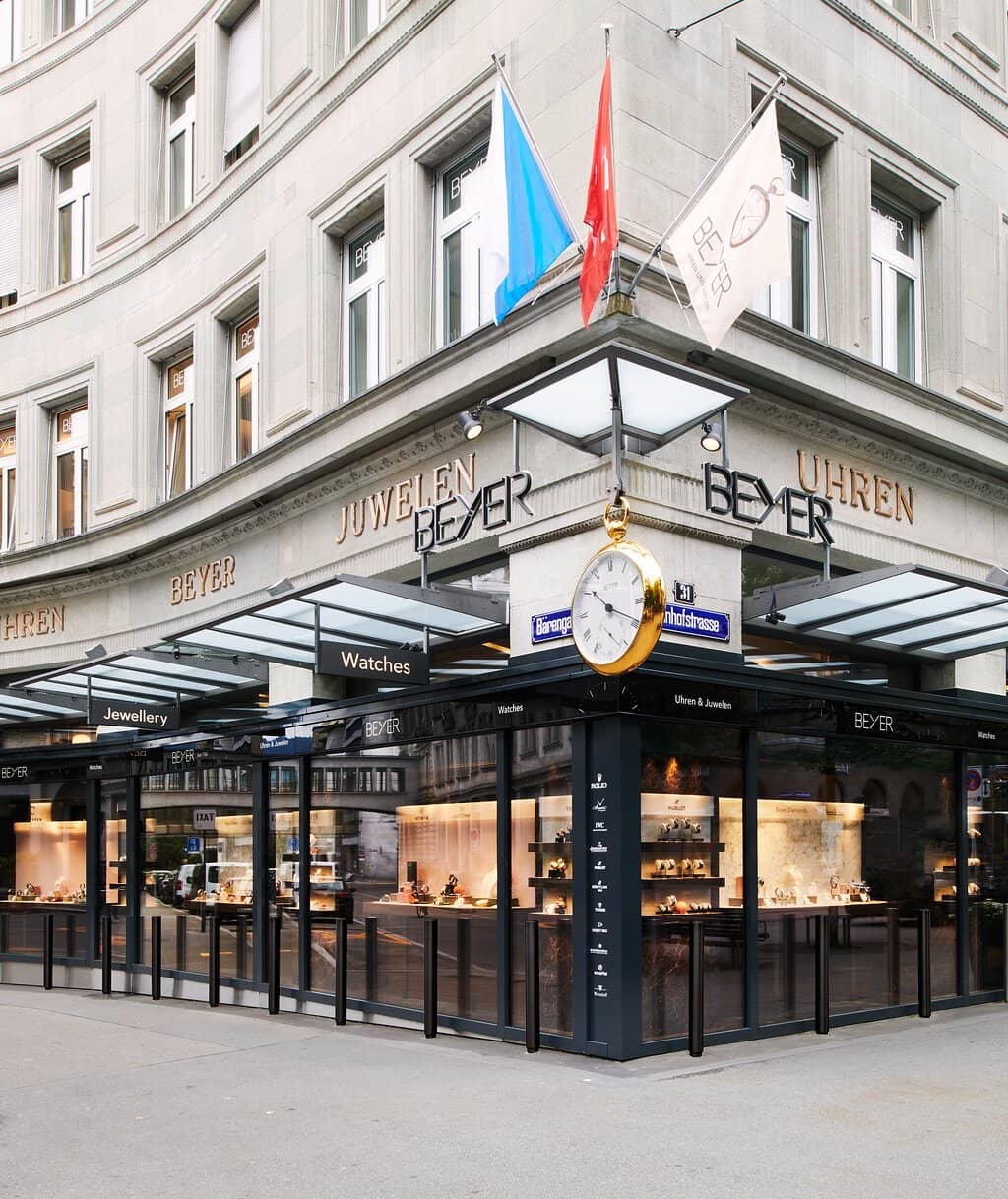 World's Smallest Pendulum Watch