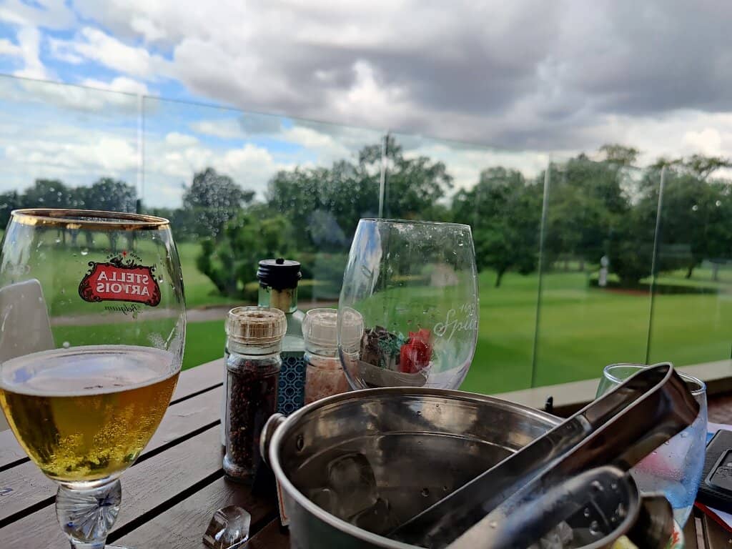 Vibrant Atmosphere & Trendy Setting