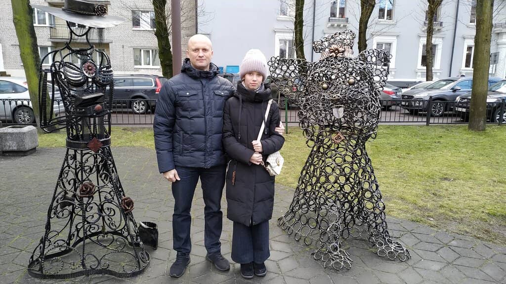 Local Cafes and Eateries