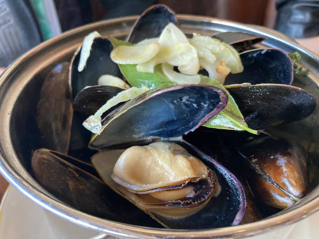 Cozy & Charming Ambiance