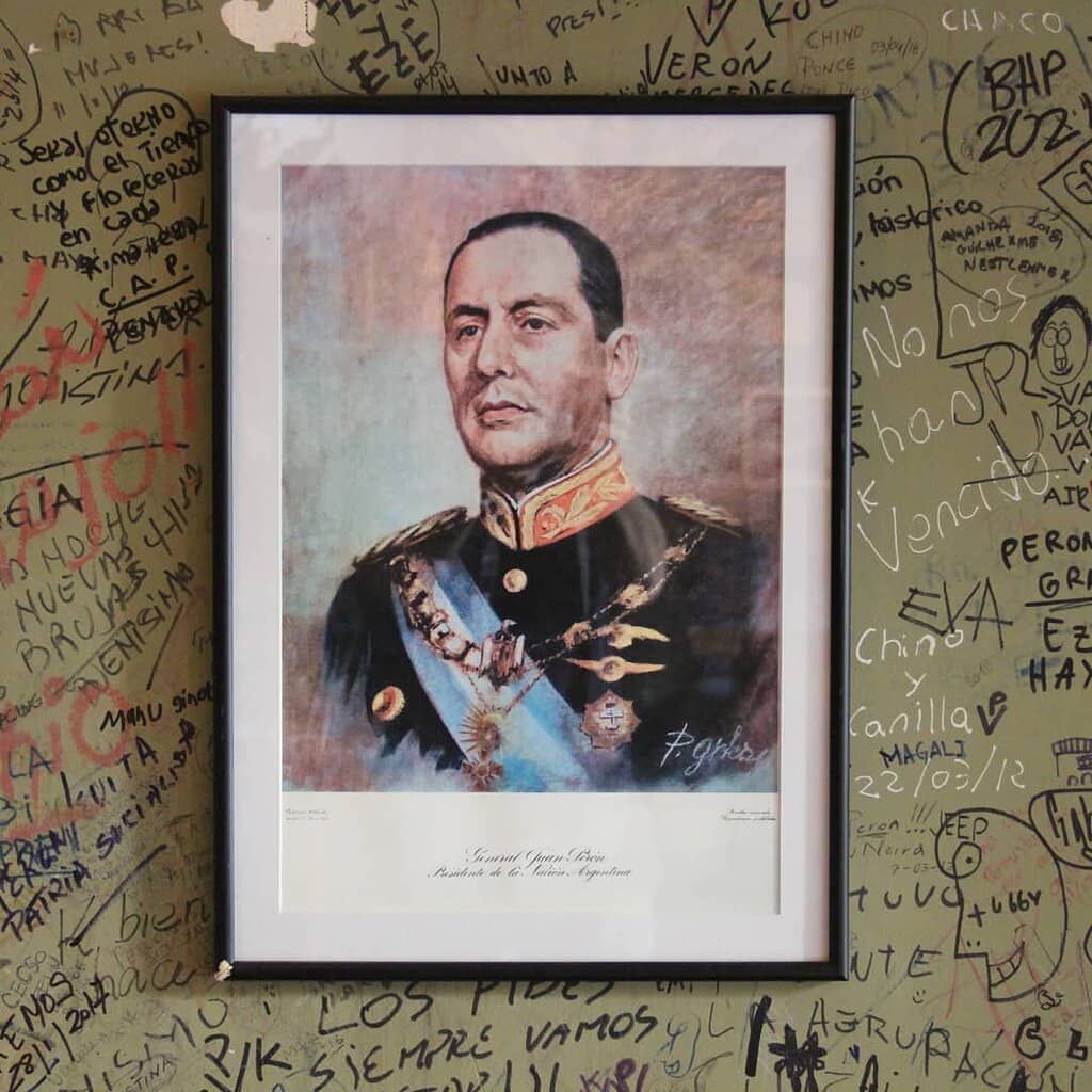 Lively 'Peron Peron' Song