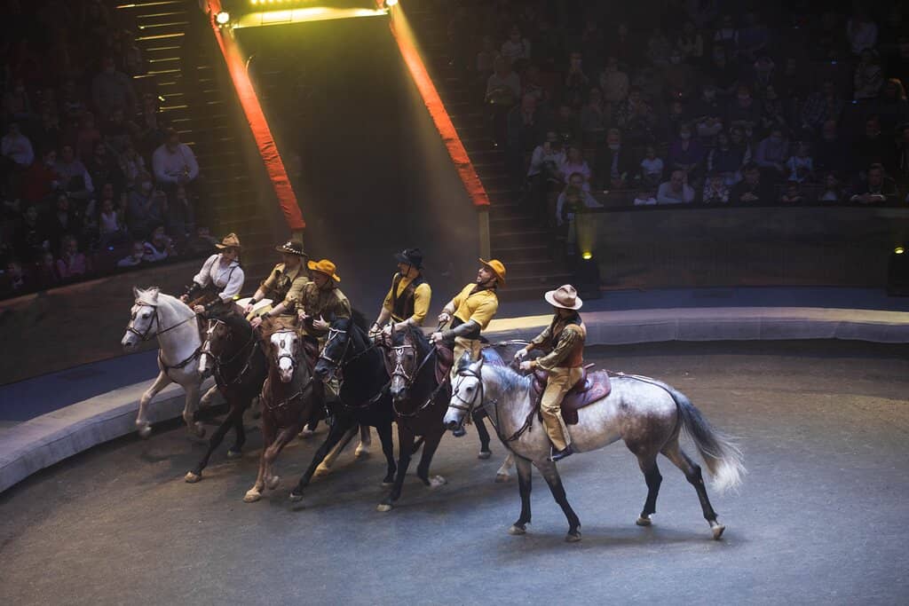 Italian Gymnasts Practice