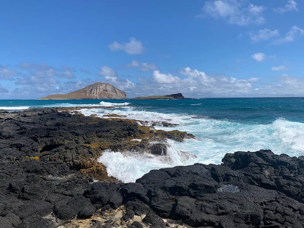 Powerful Shore Break Waves