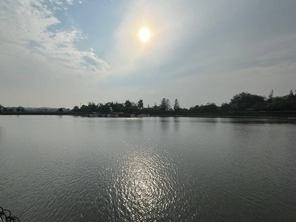 Hutoupi Lake