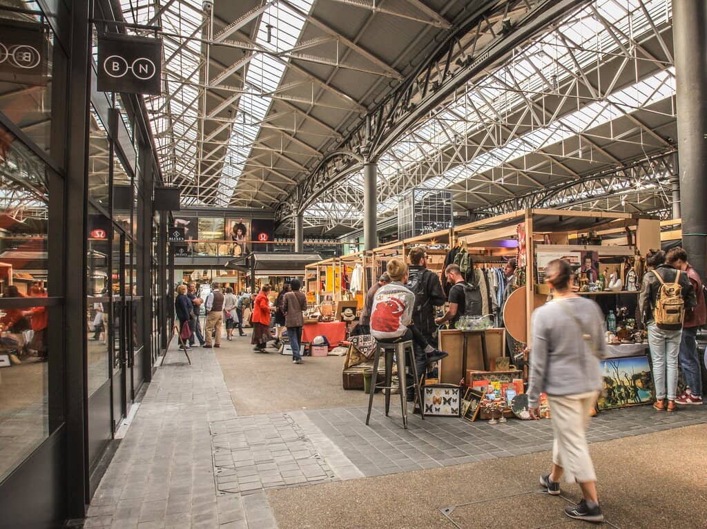 Artisan Crafts & Apparel